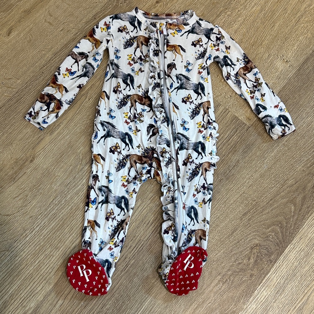 Posh Peanut Equestrian Horse Graphic Ruffled Bamboo Footie |Size 6-9 months - Picture 2 of 12
